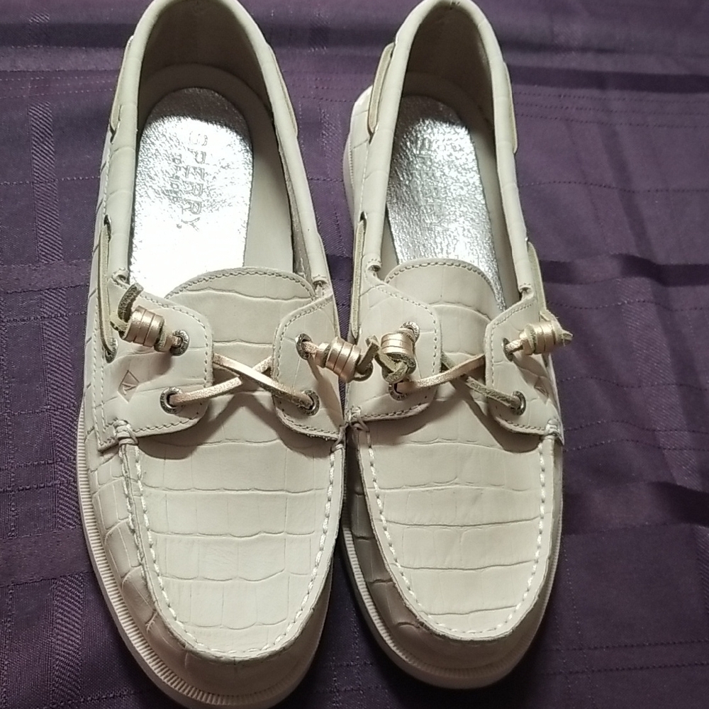 Sperry Women's Cream Loafers